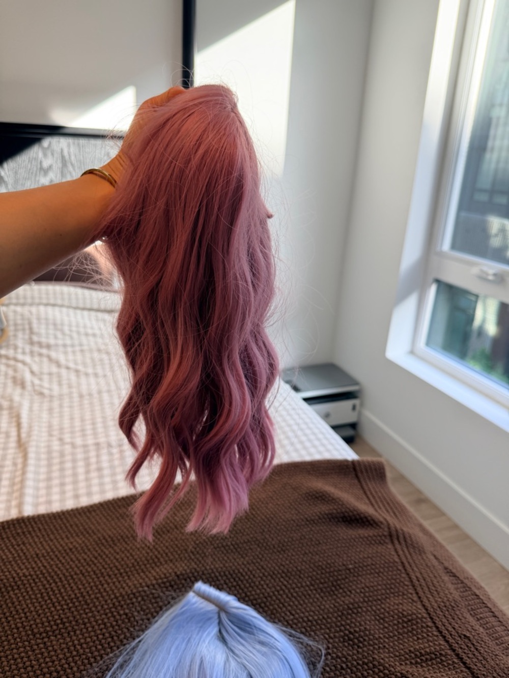 Blue and pink wig - Picture 3 of 10